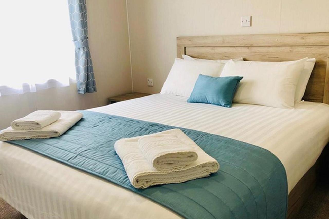 Newperran Holiday Park New Quay Esterno foto