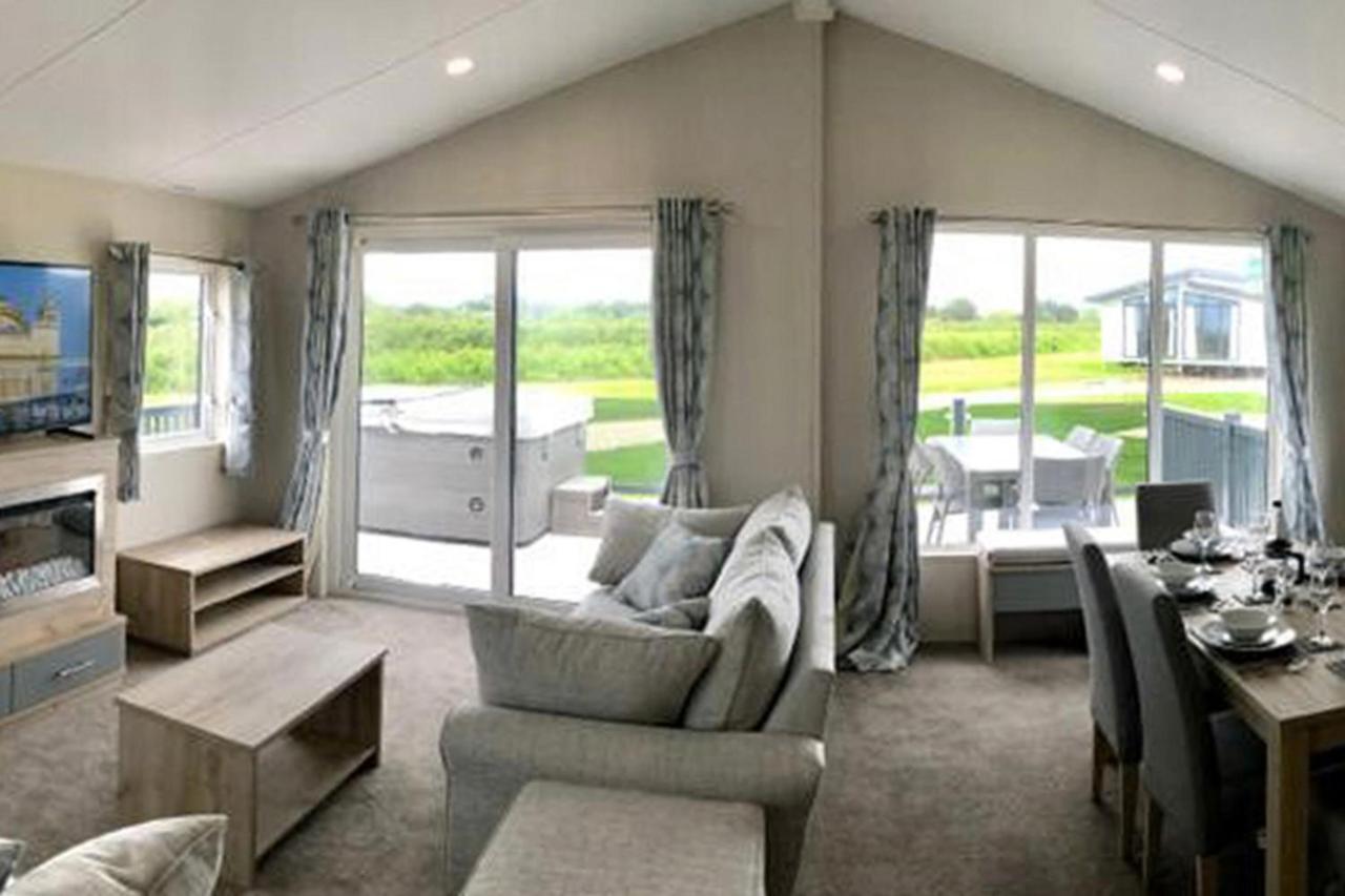 Newperran Holiday Park New Quay Esterno foto