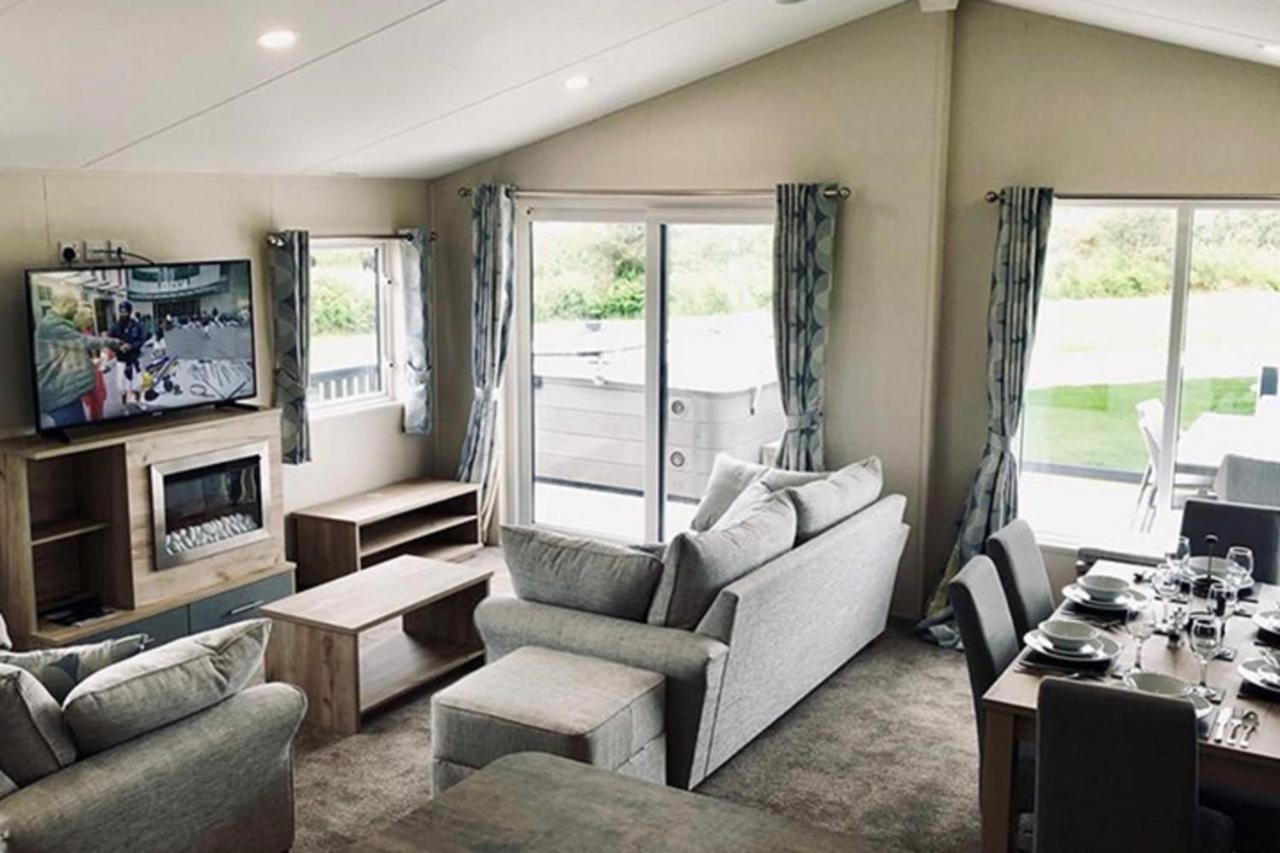 Newperran Holiday Park New Quay Esterno foto