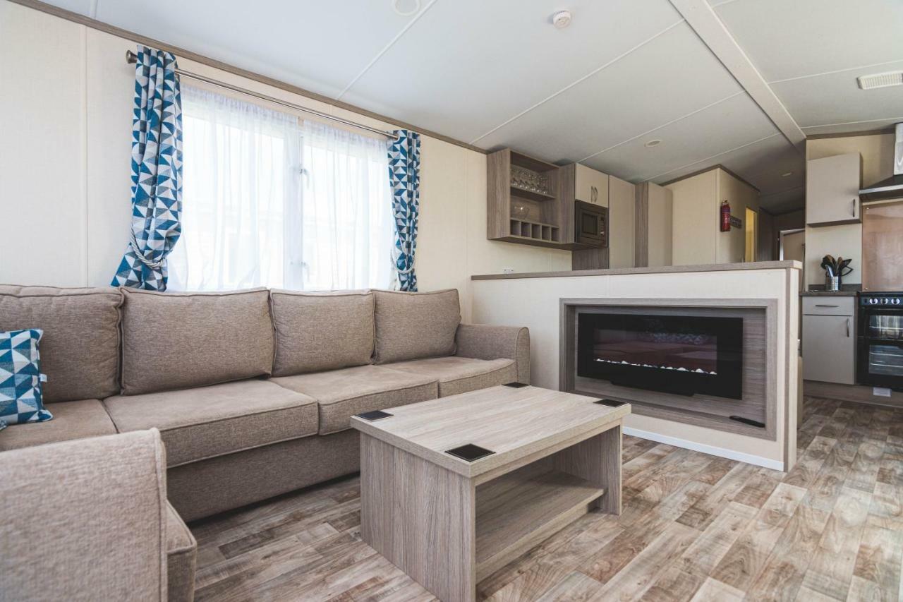 Newperran Holiday Park New Quay Esterno foto